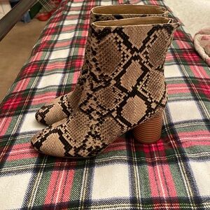 Justfab snakeskin boots 
Worn once size 8